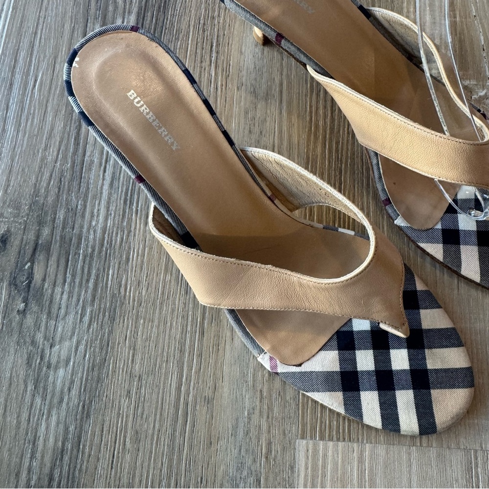 Burberry Nova Check thong sandals with a kitten heel Size 38.5 - Picture 4 of 7